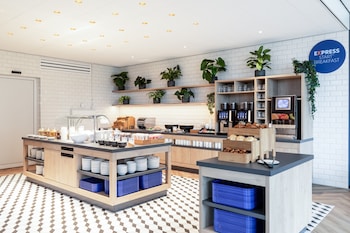 holiday inn express almere an ihg hotel