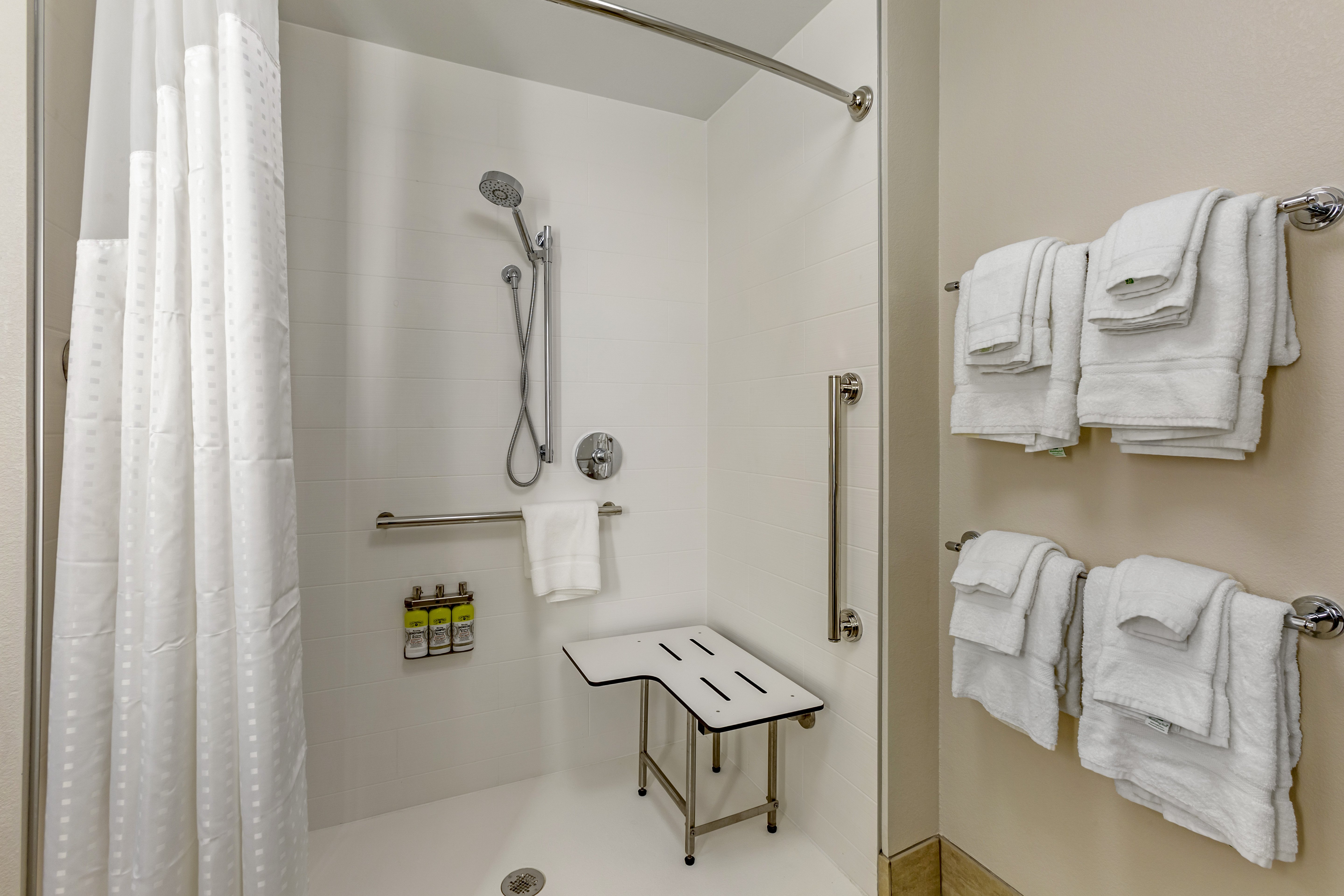 holiday inn exp and sts phoenix dwtn state capitol