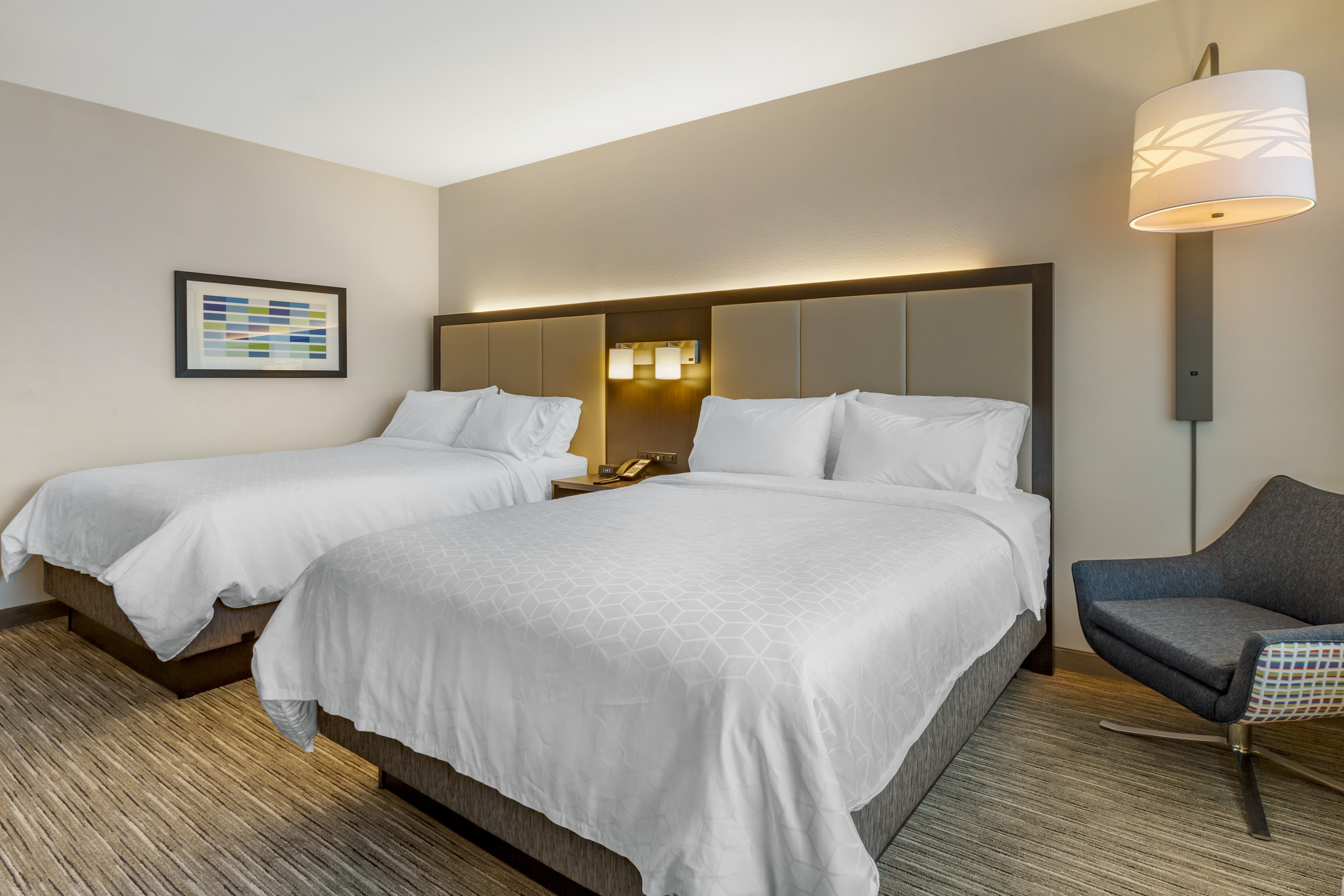 holiday inn exp and sts phoenix dwtn state capitol