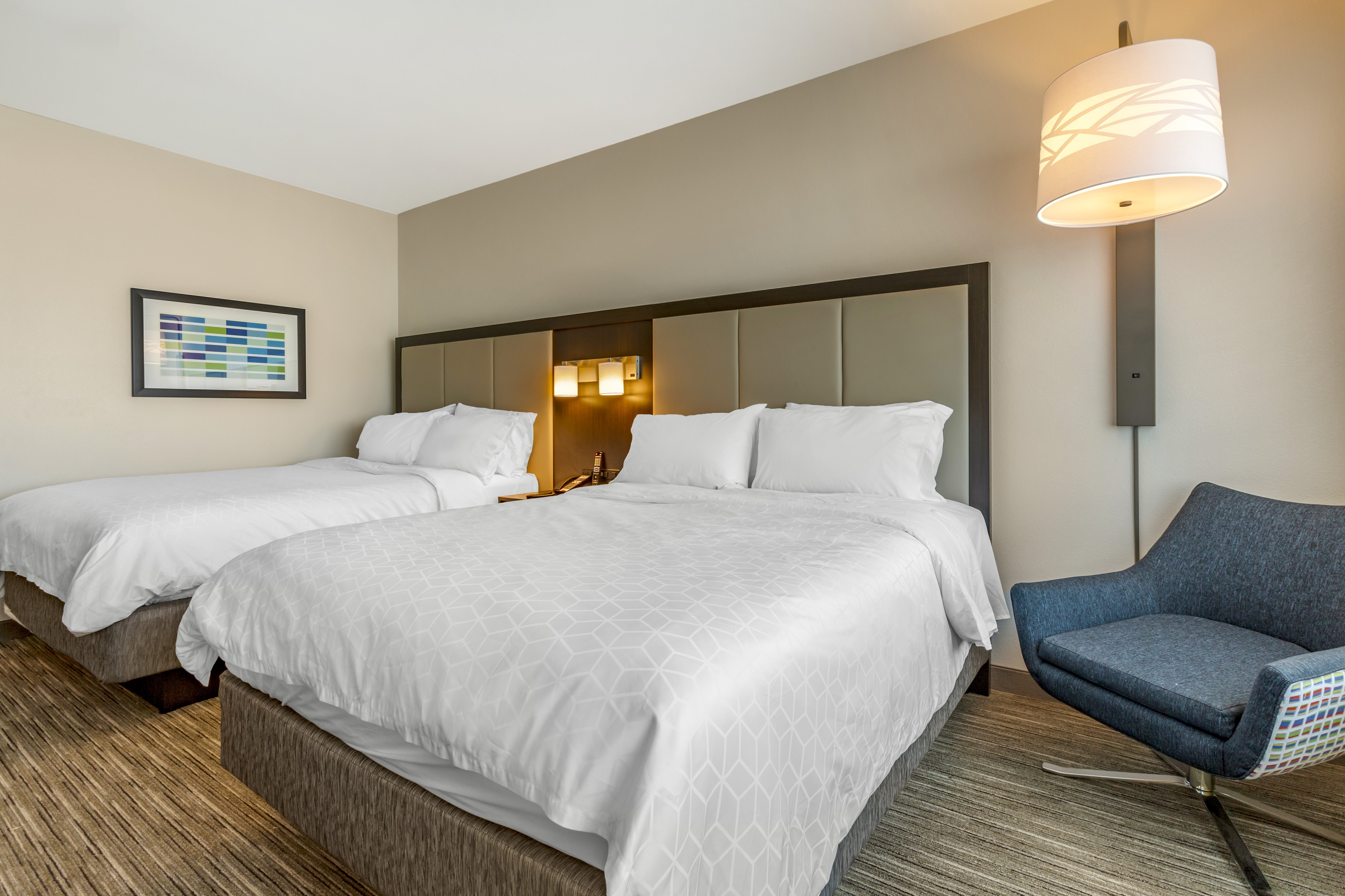 holiday inn exp and sts phoenix dwtn state capitol