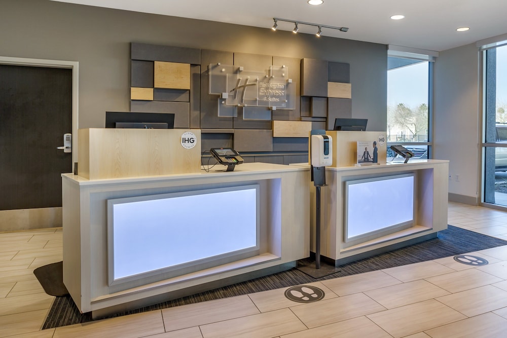 holiday inn exp and sts phoenix dwtn state capitol