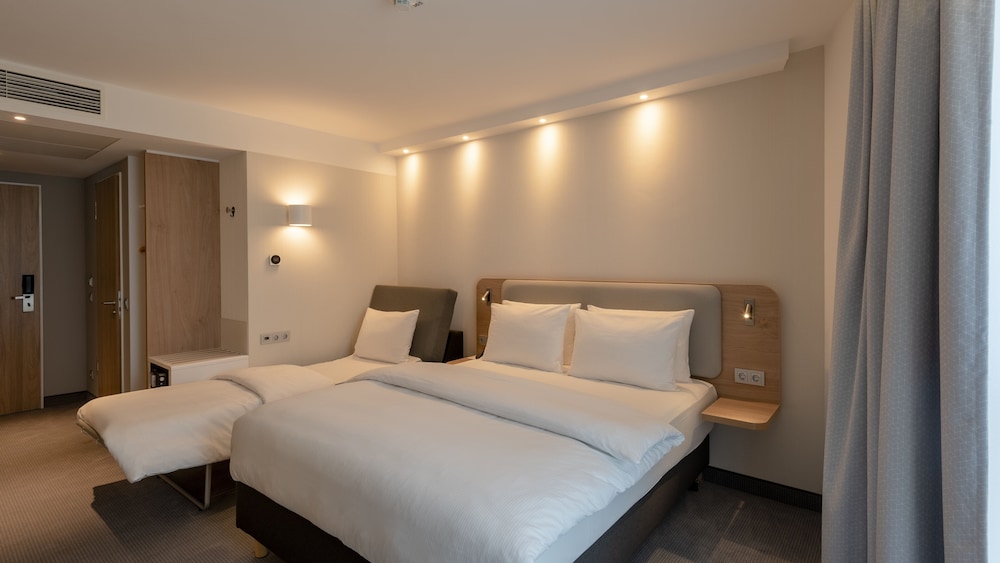 holiday inn express offenbach an ihg hotel