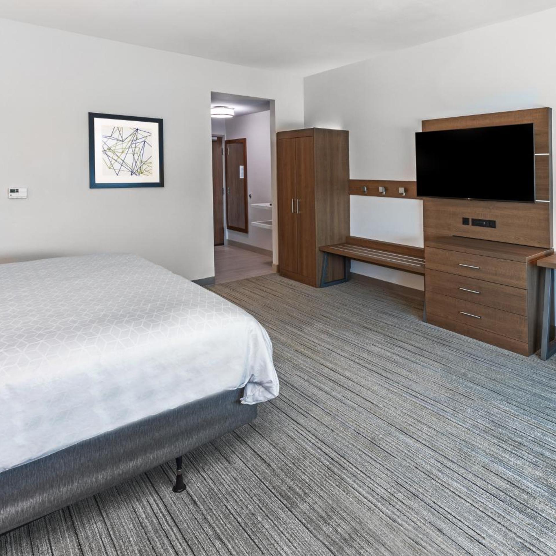 hol inn exp and suites stafford nw sugar land