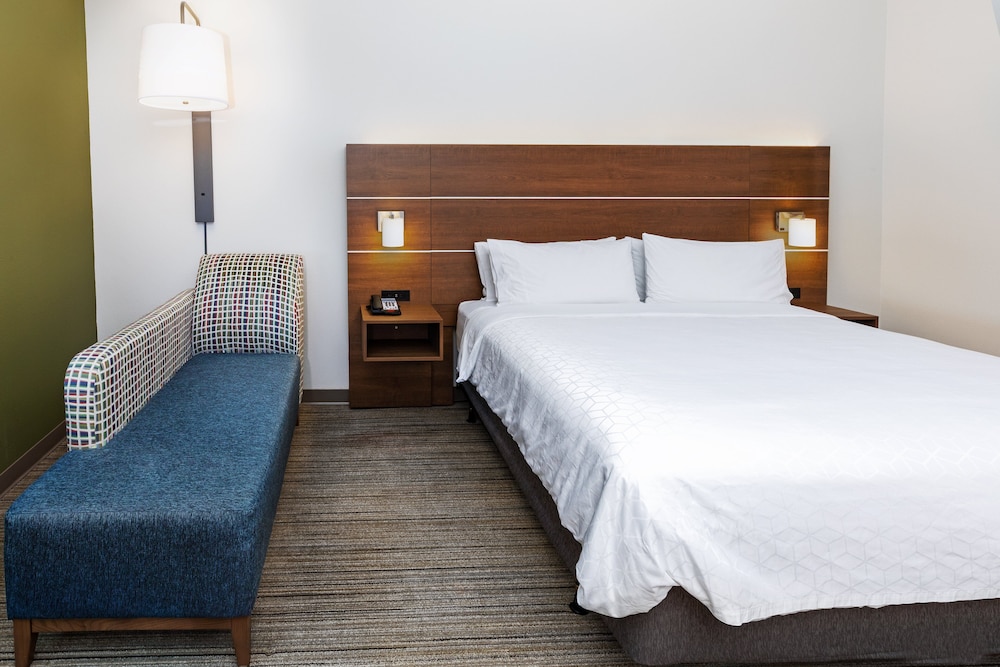 hol inn exp and suites stafford nw sugar land