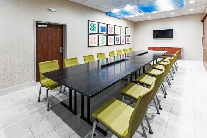 hol inn exp and suites stafford nw sugar land