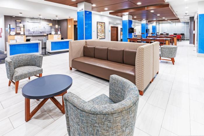 hol inn exp and suites stafford nw sugar land