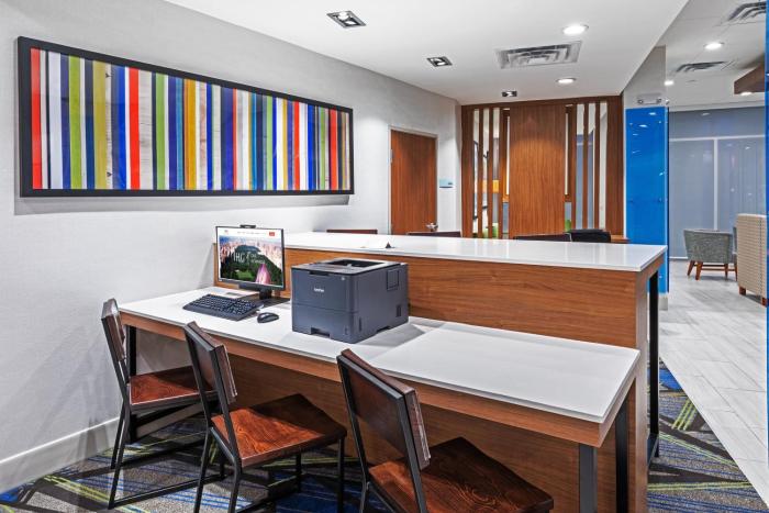 hol inn exp and suites stafford nw sugar land