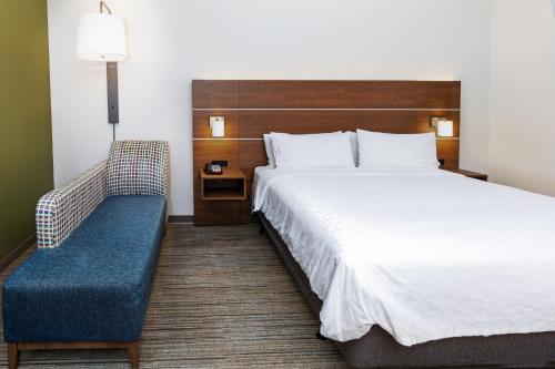 hol inn exp and suites stafford nw sugar land