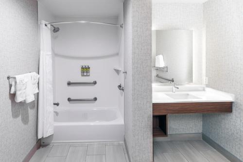 hol inn exp and suites stafford nw sugar land