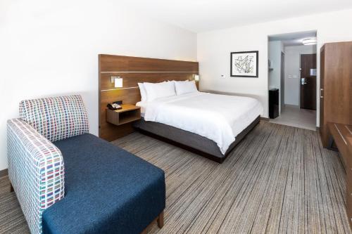 hol inn exp and suites stafford nw sugar land