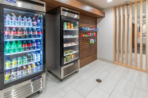 hol inn exp and suites stafford nw sugar land