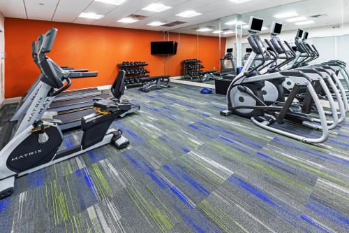 hol inn exp and suites stafford nw sugar land