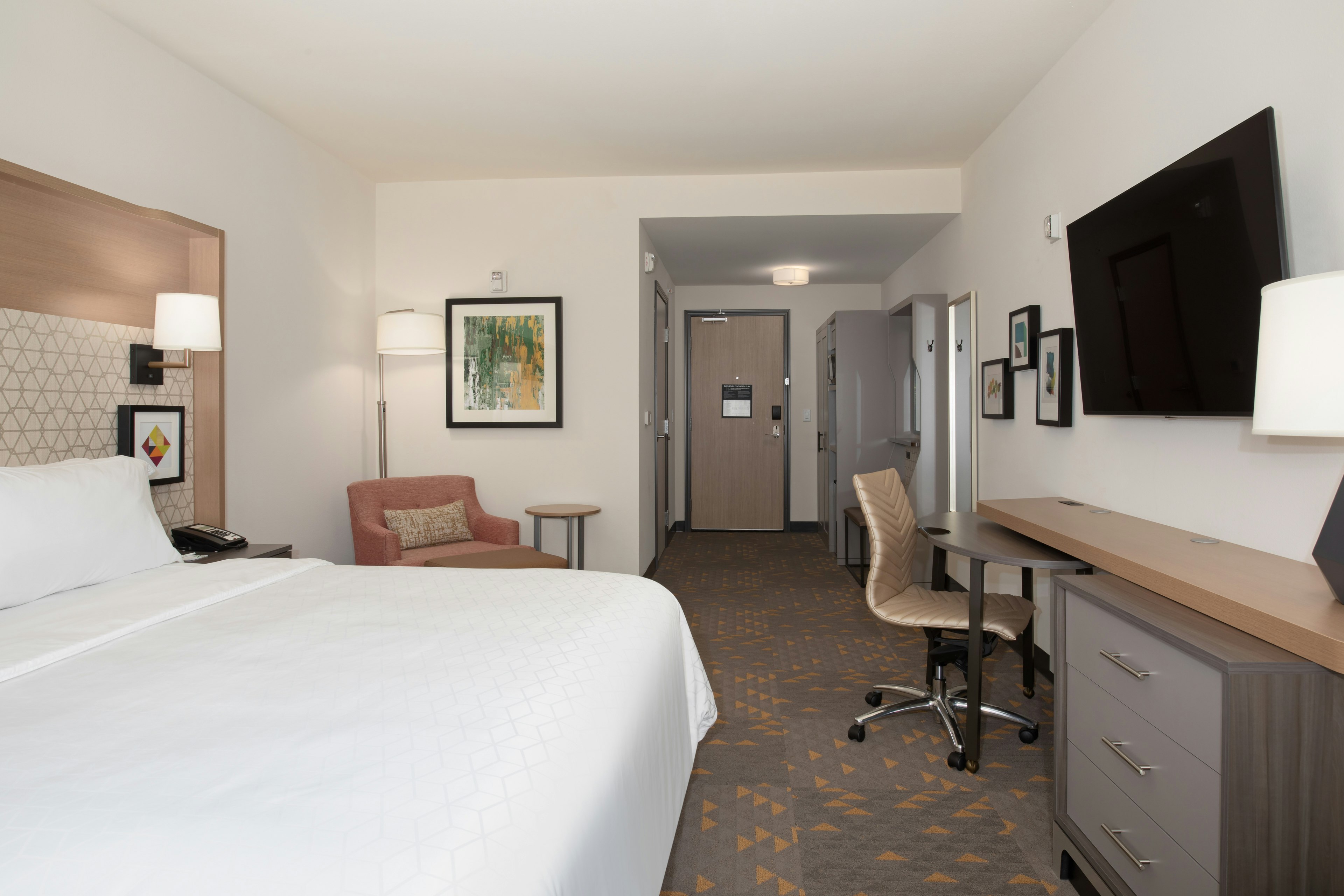 holiday inn glendale stadium and ent dist