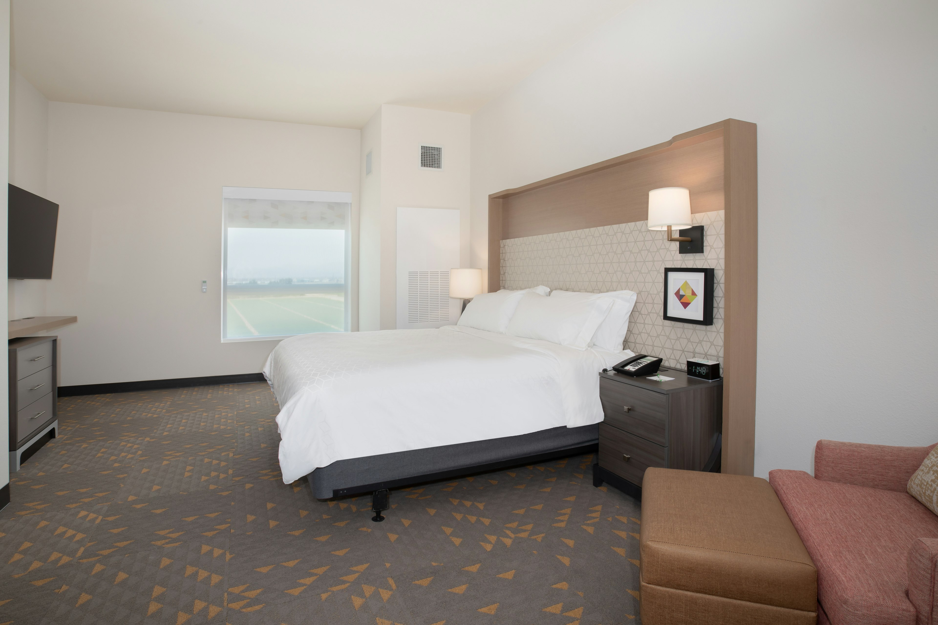 holiday inn glendale stadium and ent dist