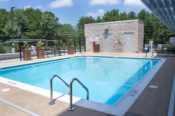 Holiday Inn Express And Suites Tuscaloosa East Cottondale,Tuscaloosa>>Cottondale,2.5 star