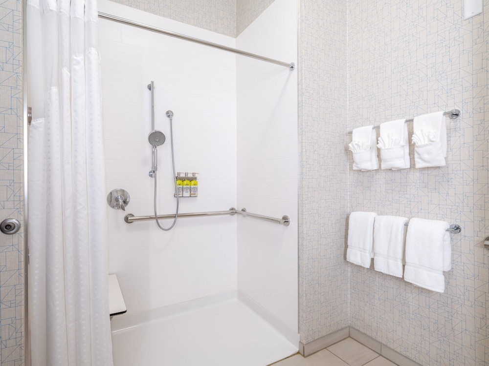 holiday inn express and suites watertown an ihg hotel