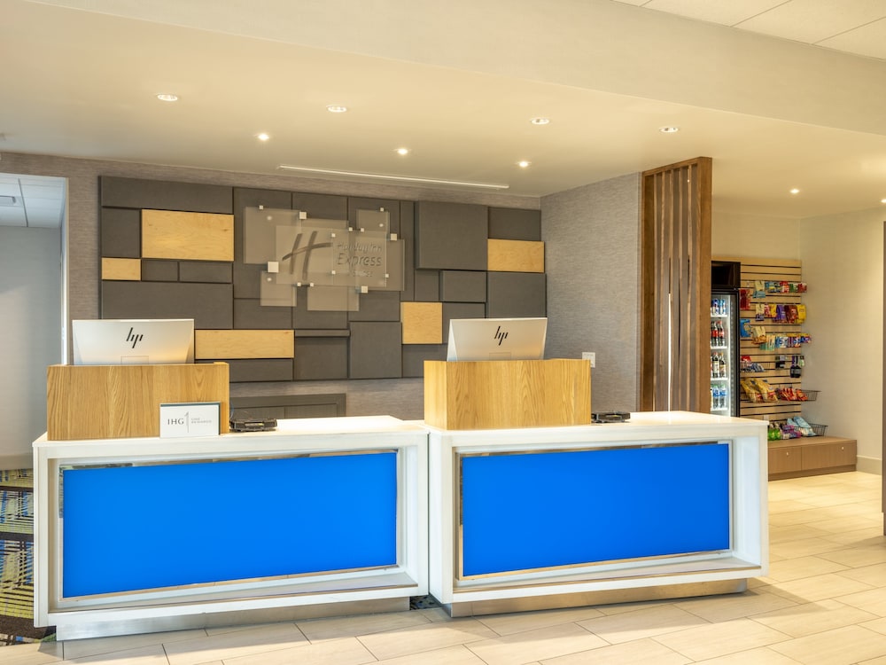 holiday inn express and suites watertown an ihg hotel