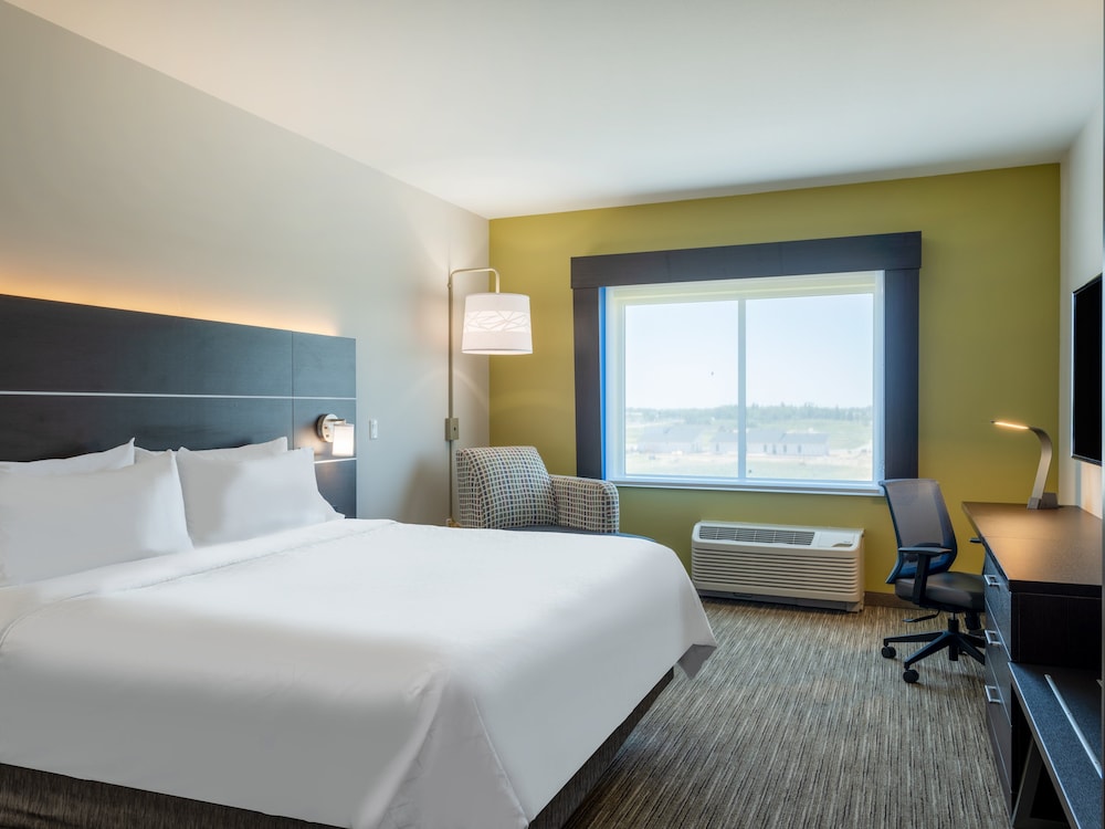 holiday inn express and suites watertown an ihg hotel
