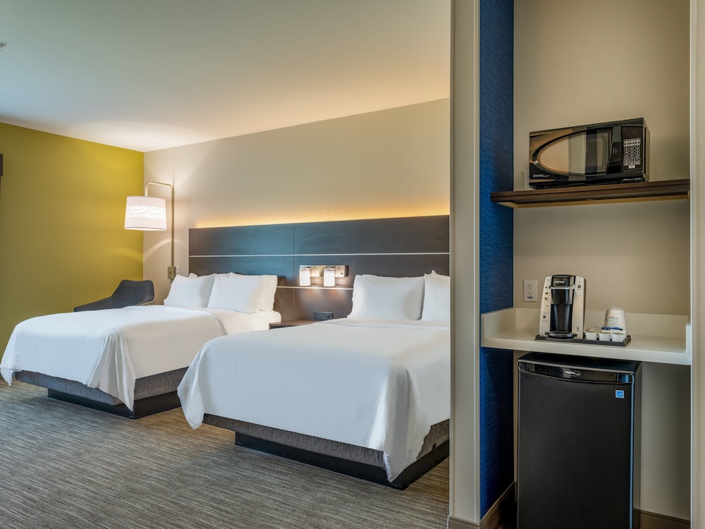 holiday inn express and suites watertown an ihg hotel