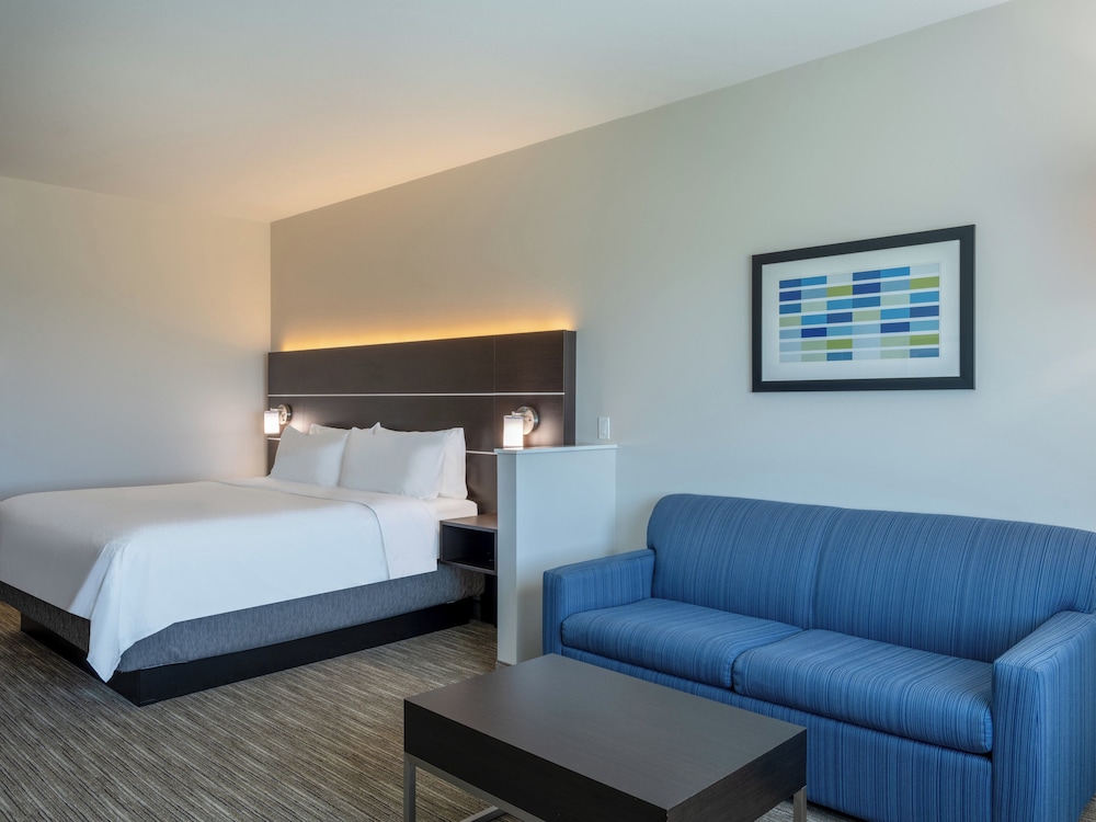 holiday inn express and suites watertown an ihg hotel