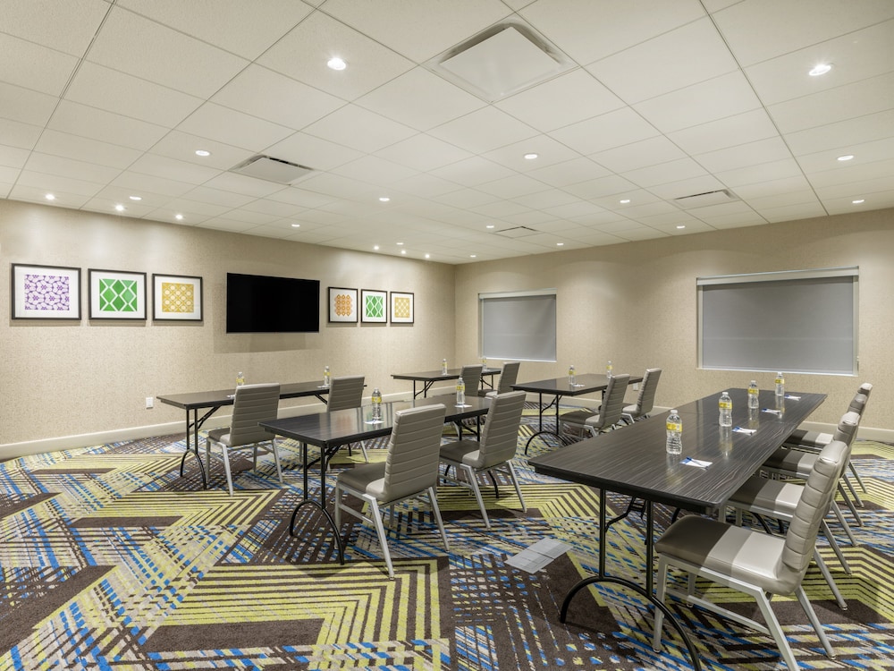holiday inn express and suites watertown an ihg hotel