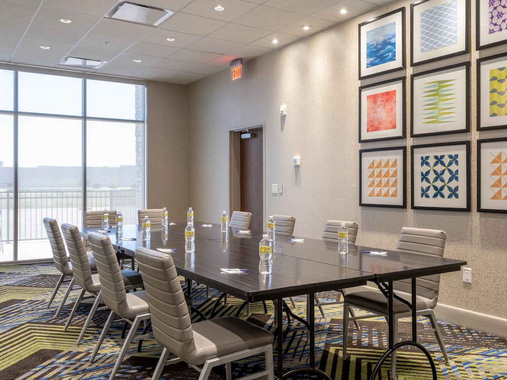 holiday inn express and suites watertown an ihg hotel