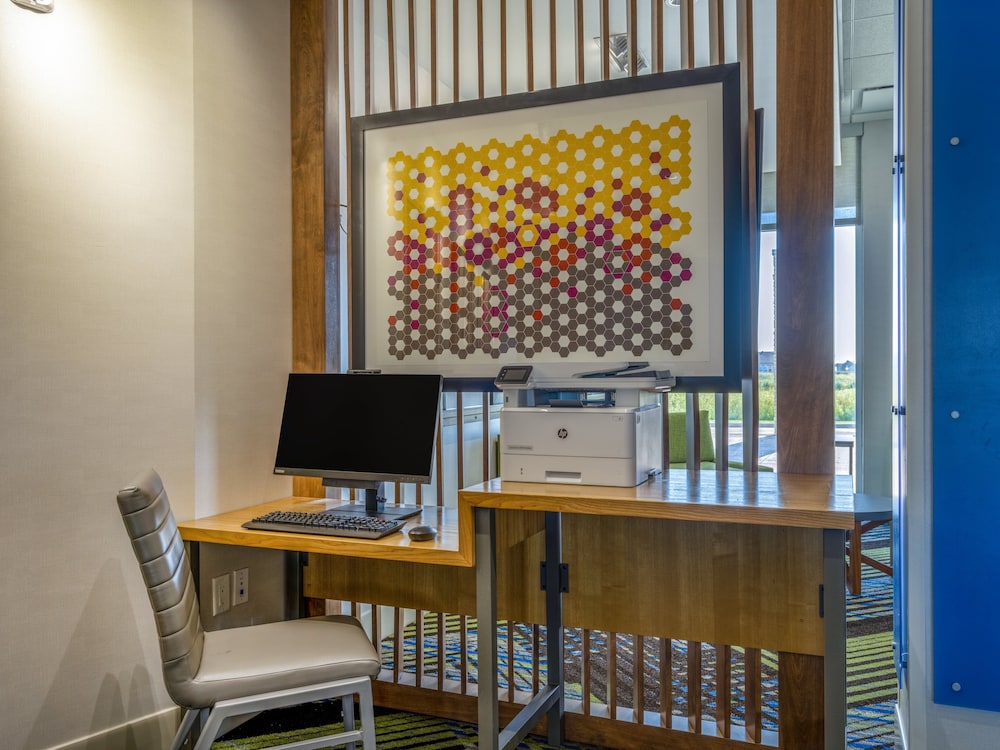 holiday inn express and suites watertown an ihg hotel