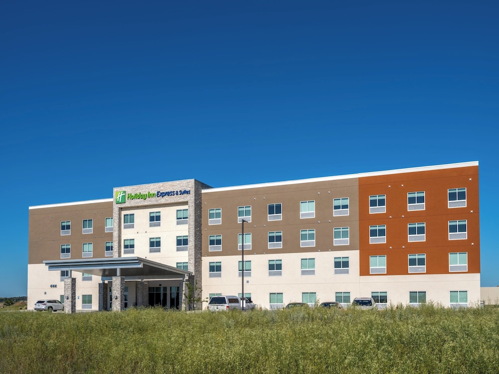 holiday inn express and suites watertown an ihg hotel