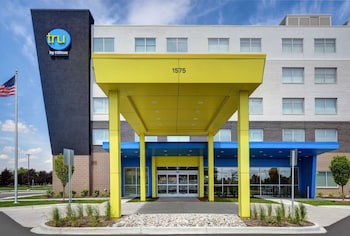 tru by hilton troy detroit