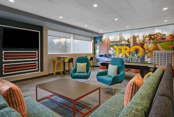 Tru By Hilton Troy Detroit,Detroit>>Clawson,3 star