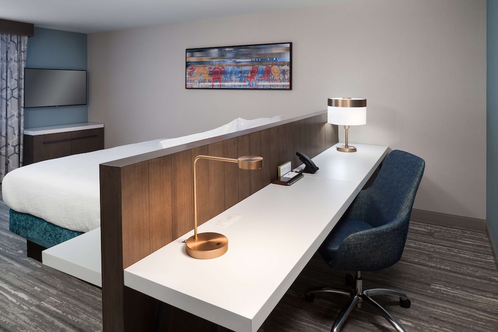 hilton garden inn madison downtown