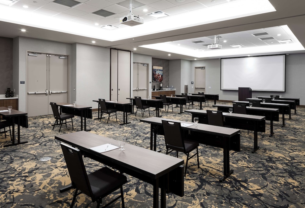 hilton garden inn madison downtown