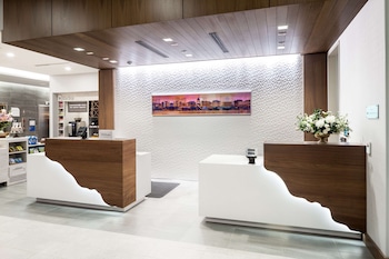 Hilton Garden Inn Madison Downtown,Dane County Regional Airport>>Dane,3 star