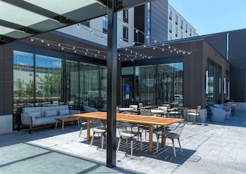 hilton garden inn madison downtown