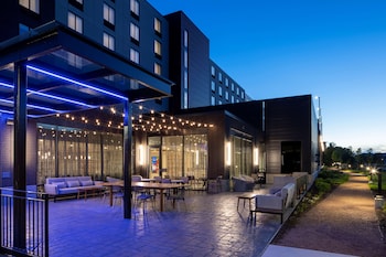 hilton garden inn madison downtown