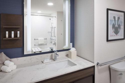 hilton garden inn madison downtown
