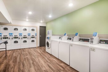 woodspring suites atlanta newnan