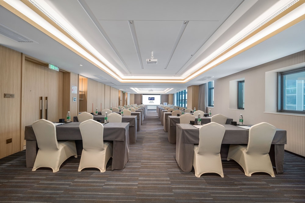 holiday inn express rongcheng science and technolo