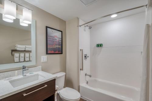 towneplace suites by marriott indianapolis airport