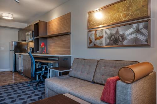 towneplace suites by marriott indianapolis airport