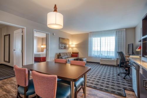 towneplace suites by marriott indianapolis airport