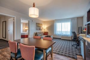 towneplace suites by marriott indianapolis airport
