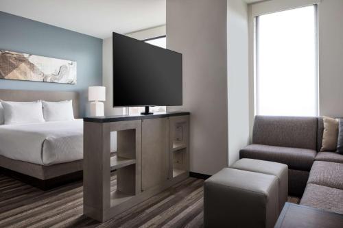 hyatt house denver aurora