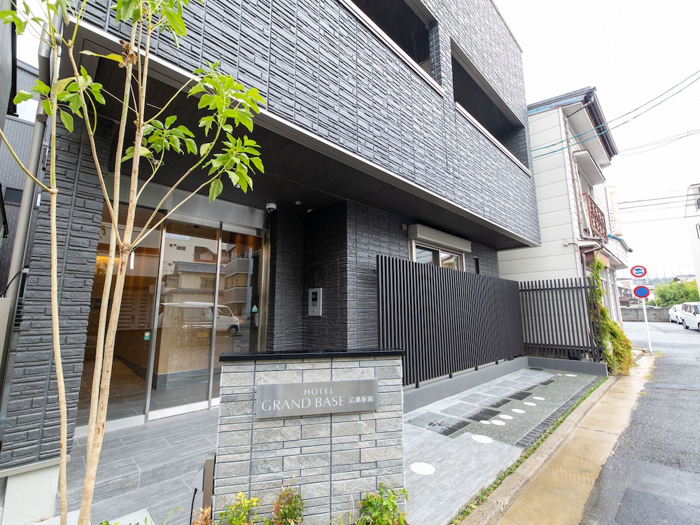 grand base hiroshima ekimae