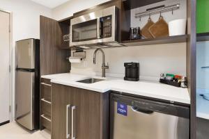 home2 suites by hilton tucson airport
