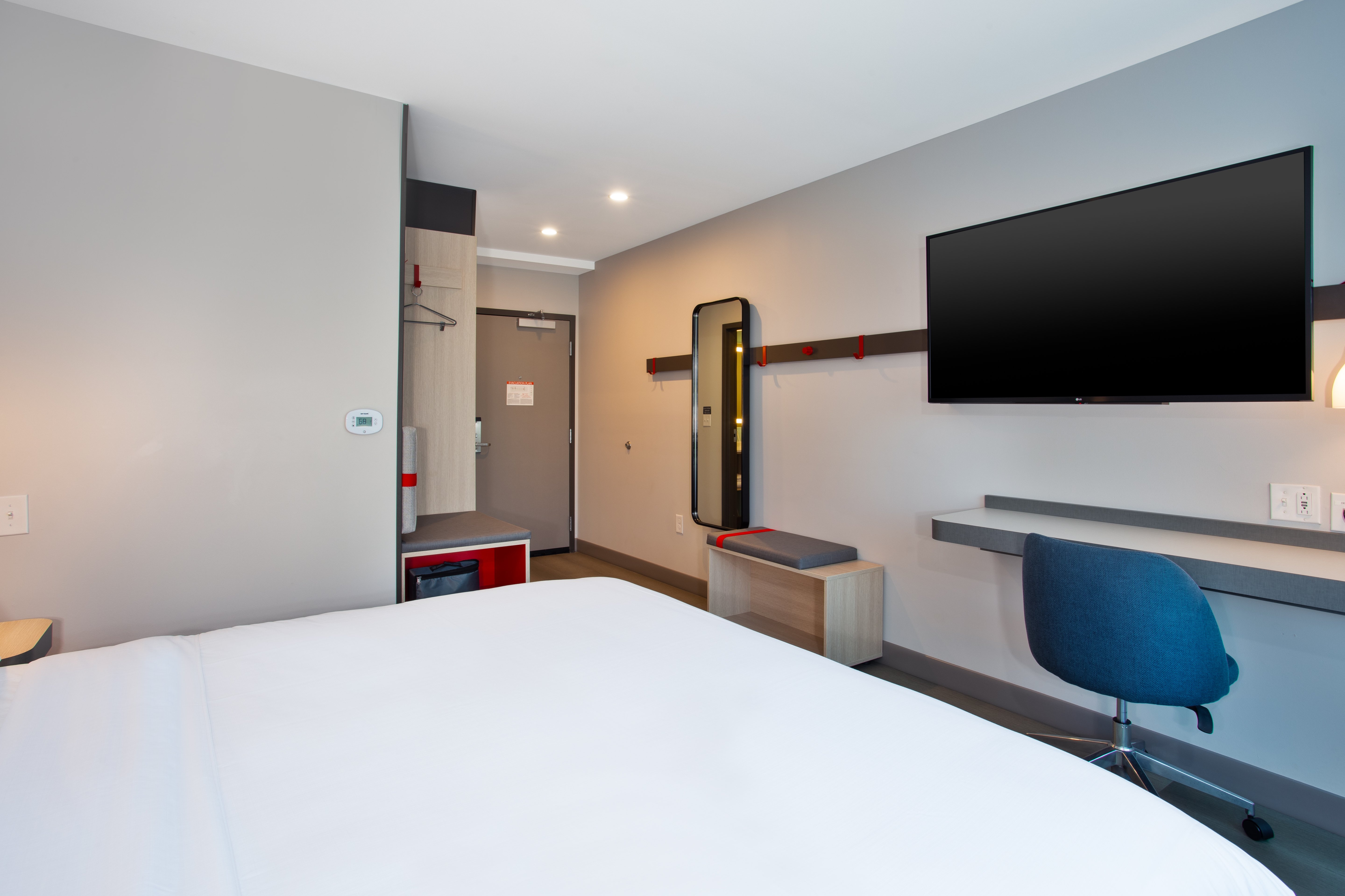 avid hotel detroit warren an ihg hotel