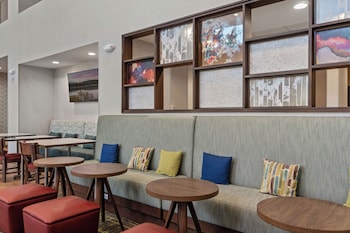 Hampton Inn Redmond Bend Airport, Or,Redmond>>Bend,3 star