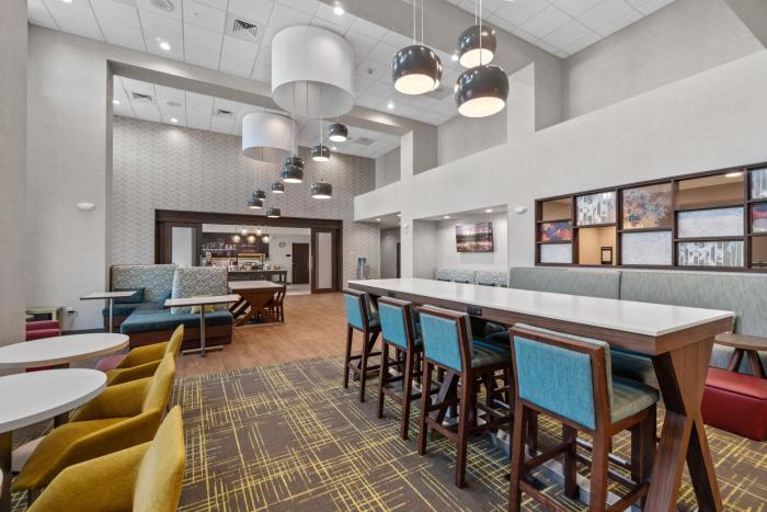 hampton inn redmond bend airport or