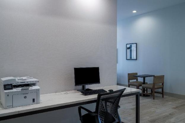 staybridge suites louisville expo center an ihg hotel