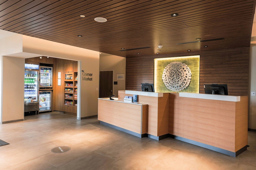 fairfield inn and suites by marriott marquette